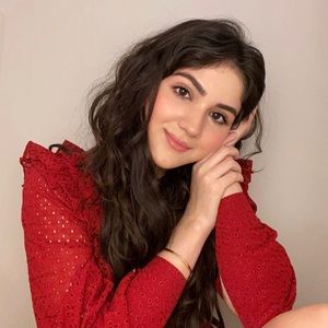 Meet your Posher, Gabriela